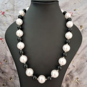 Monochrome Beads